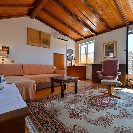 Seaside House - 23608 * Трогир